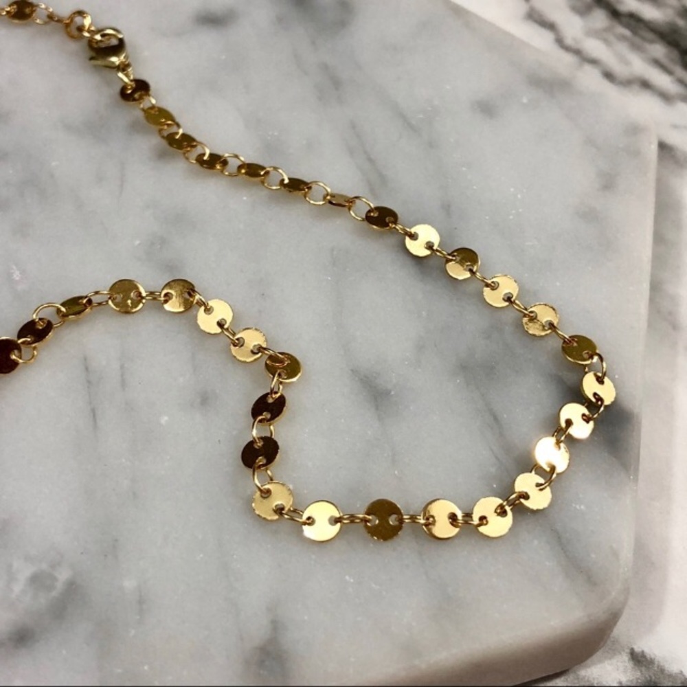 Pretty Gold Necklace or Choker - Picture 2 of 5